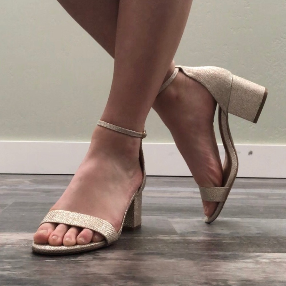 gold heels 👠 🌟